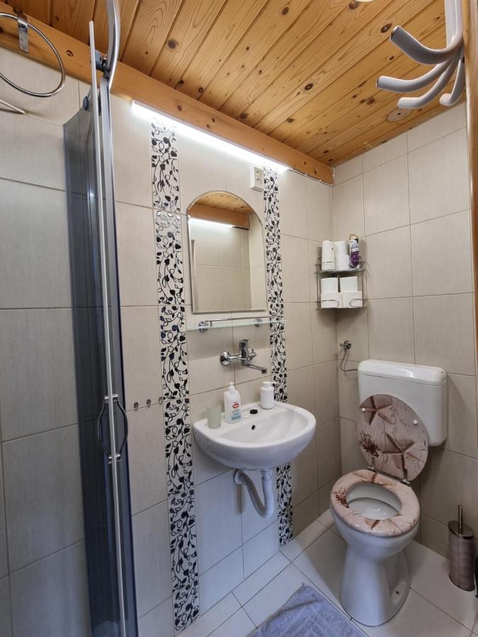 Little Cozy Apartman Miskolc Buitenkant foto