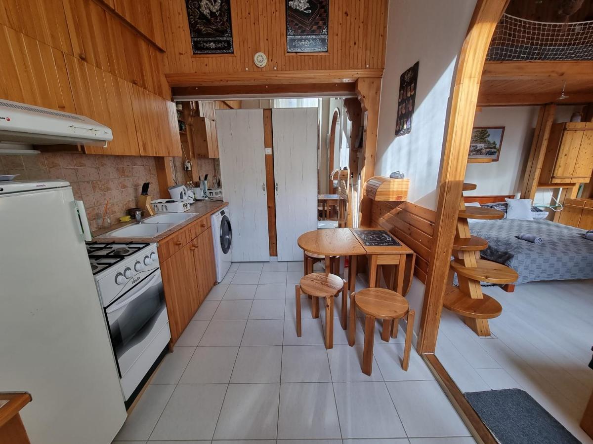 Little Cozy Apartman Miskolc Buitenkant foto