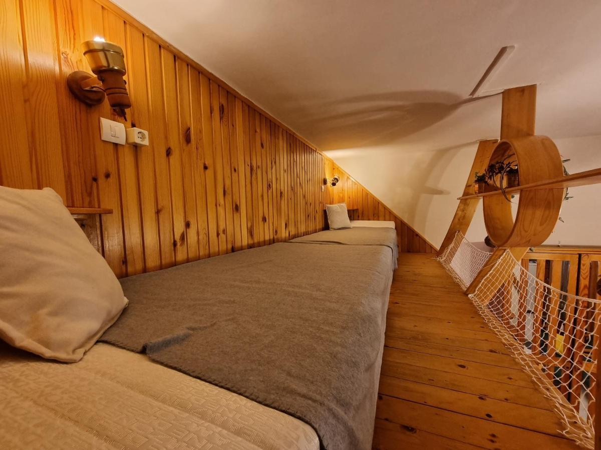 Little Cozy Apartman Miskolc Buitenkant foto