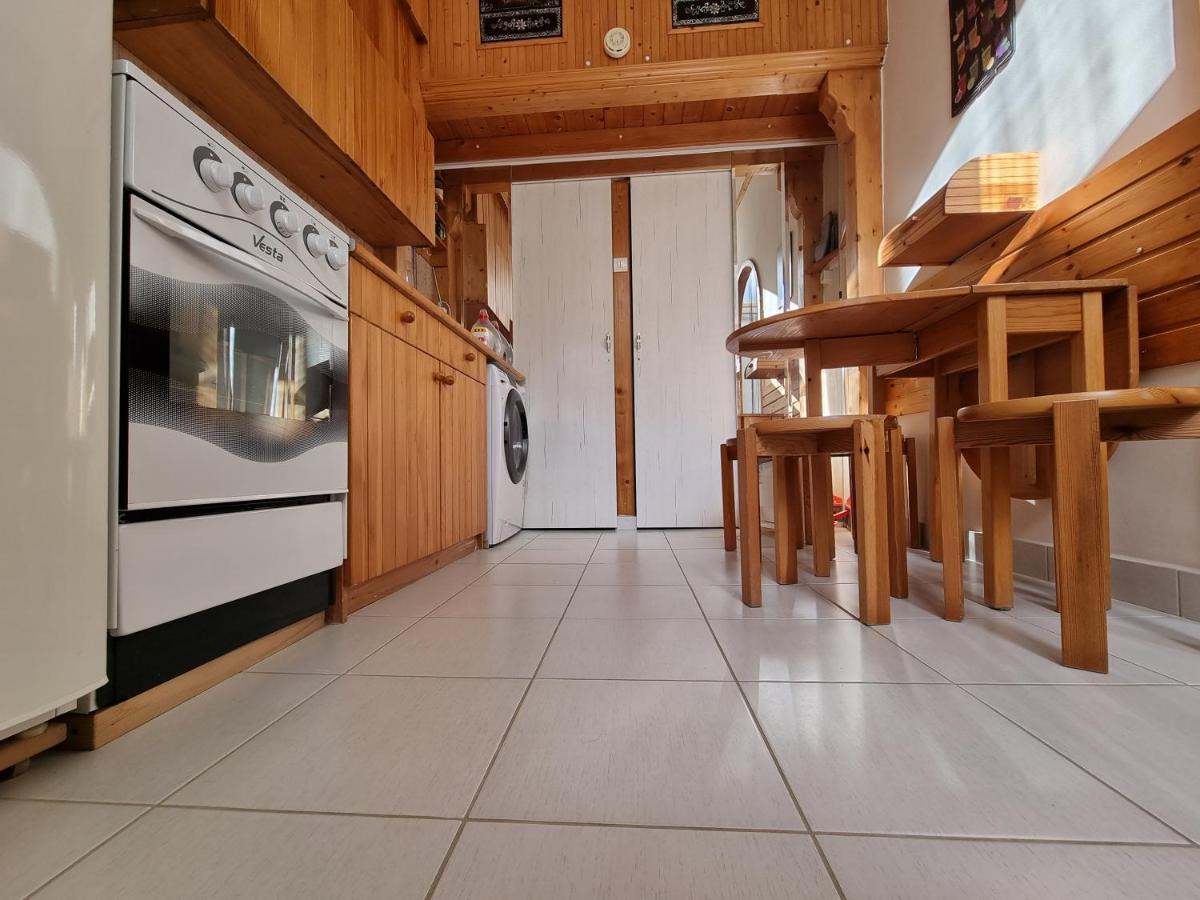 Little Cozy Apartman Miskolc Buitenkant foto