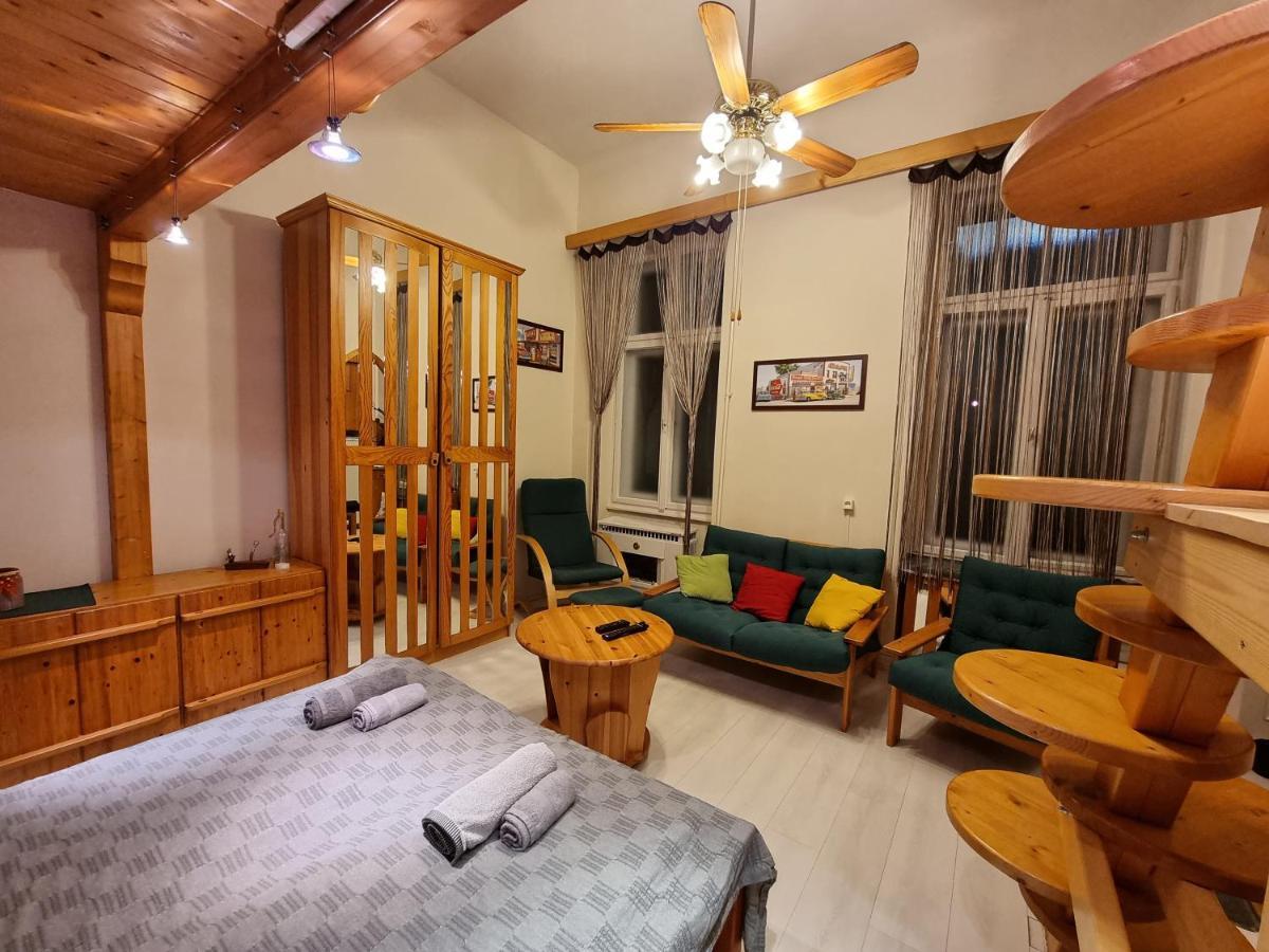 Little Cozy Apartman Miskolc Buitenkant foto
