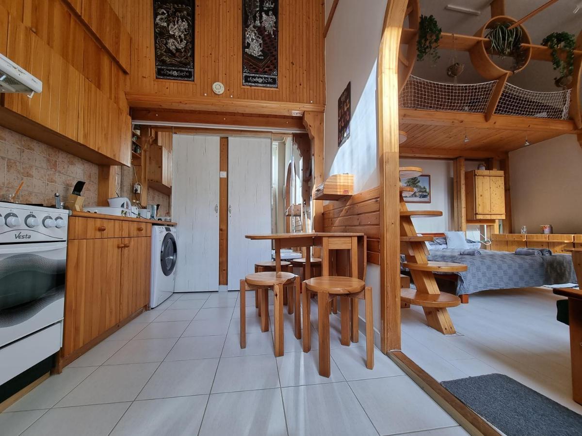 Little Cozy Apartman Miskolc Buitenkant foto