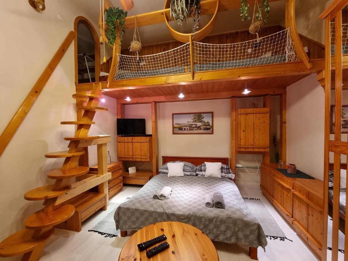 Little Cozy Apartman Miskolc Buitenkant foto