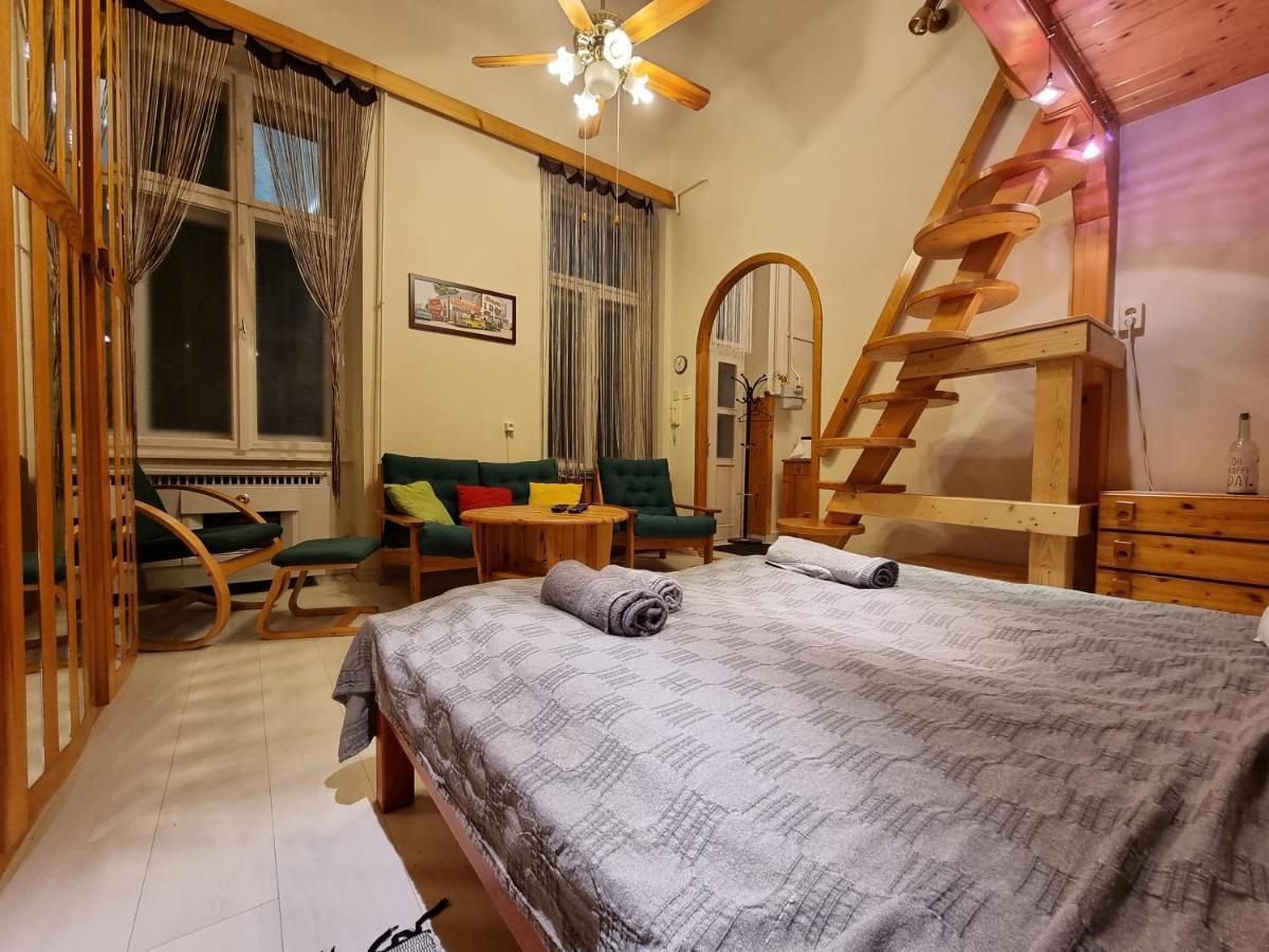 Little Cozy Apartman Miskolc Buitenkant foto