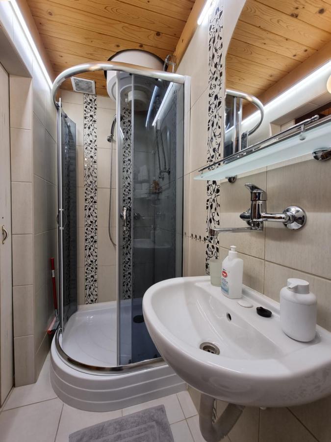 Little Cozy Apartman Miskolc Buitenkant foto