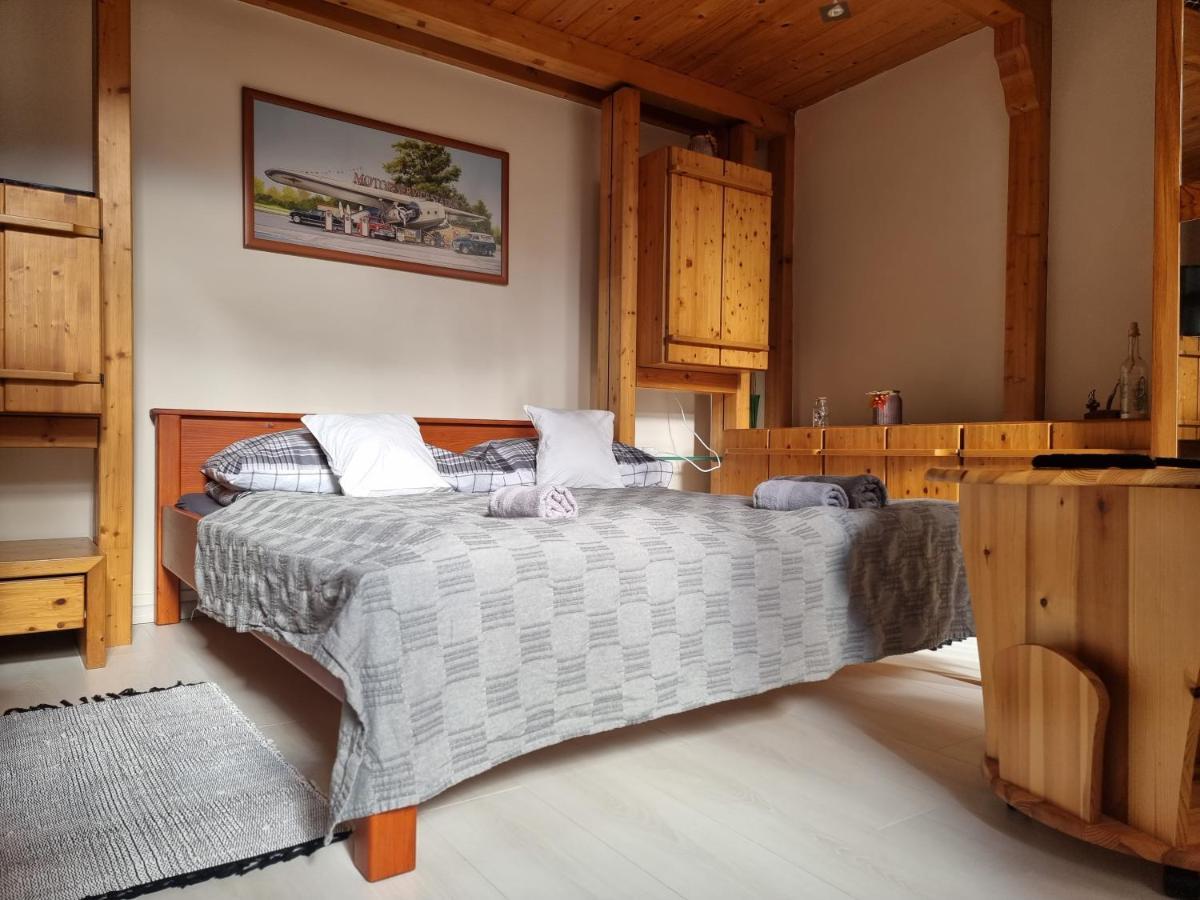 Little Cozy Apartman Miskolc Buitenkant foto